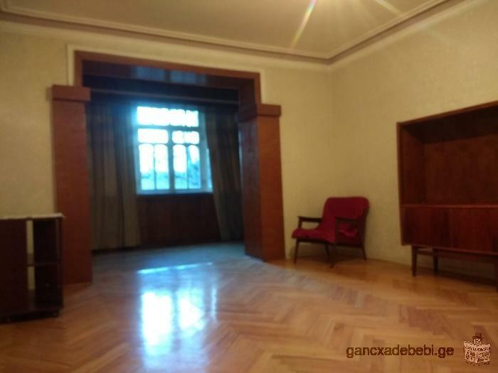 Large, bright recently renovated apartment 91sq.meters