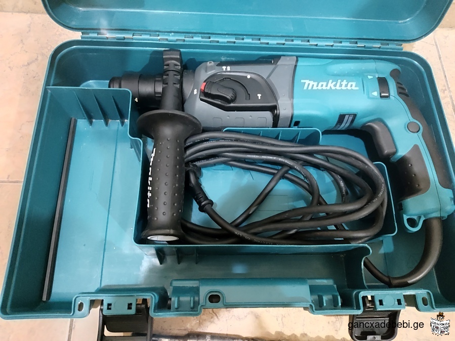 Перфоратор Makita HR2470FT