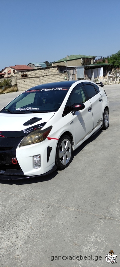 იყიდება TOYOTA PRIUS