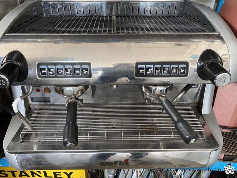 Coffee machines and grinders from Italy