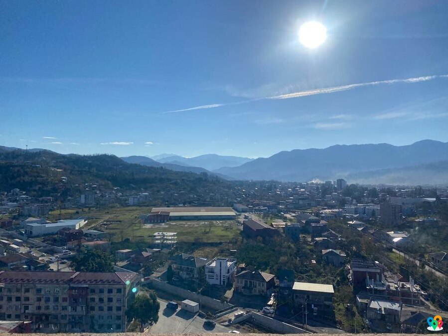 A vendre Studio avec balcon sur la rue agmashenebeli à Batoumi (Géorgie)