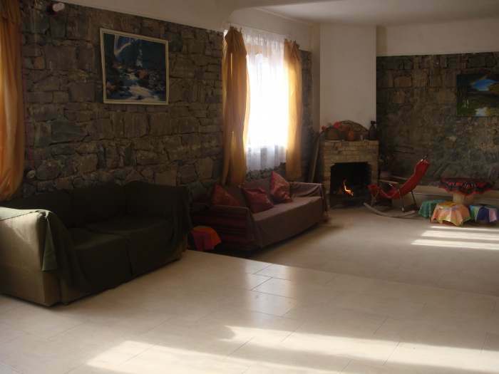 House For Rent ! (LOCATION: MANGLISI)