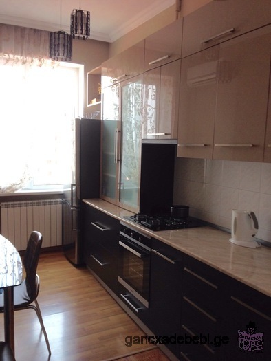 3 bedroom flat to rent on Rustaveli av.