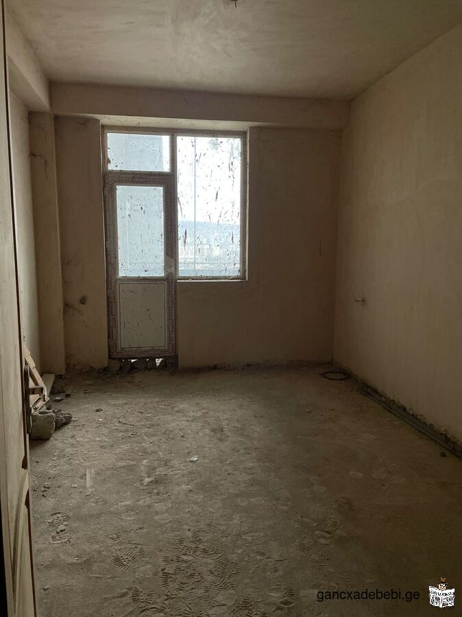 Apartment for sale in Shartava 35, 210 sq.m. In white frame condition.