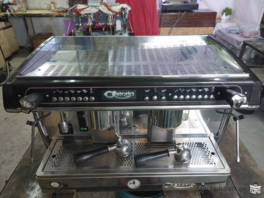 Coffee machines and grinders from Italy