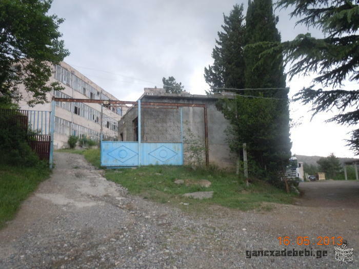 Dear consumers, we offer you buying 4018 square meters land including 3 floor building, (2400 s.m)