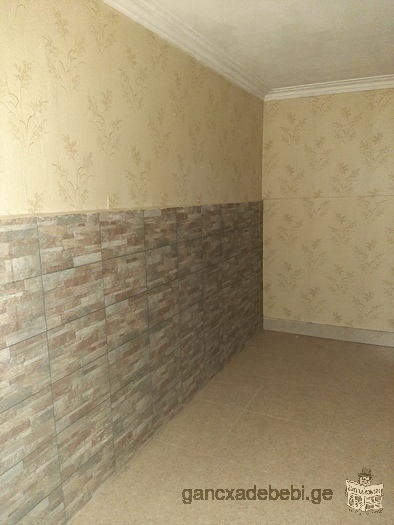 First floor of house for rent. It has bath an toilet, heating, hot water, internet. with or without