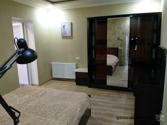In the center of Tbilisi, rent a daily flat (three) bedrooms.The metro station square is 100 meters