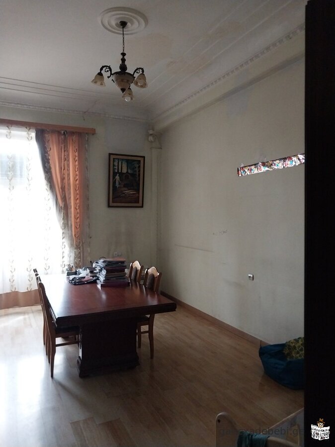 Office Space or Flat for rent 200 sq.m Saburtalo, 2nd floor, City Center, by metro.