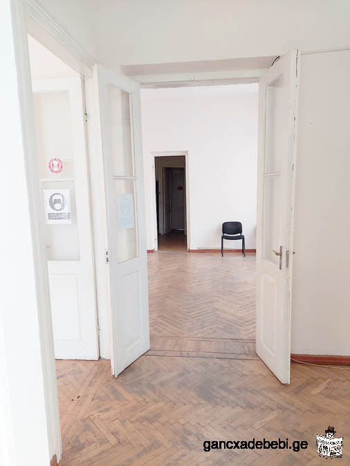Office for rent, second floor with separate entrance on Meliqishvili avenue.