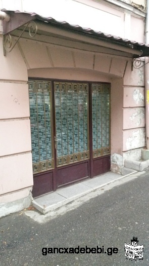 Office space for rent 90 sq.m. first floor. Tbilisi, (Sololaki) Iv. Machabeli N16