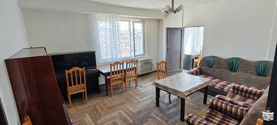 the owner New renovated apartment for sale. Bright, cozy. All bedrooms and living room have primary