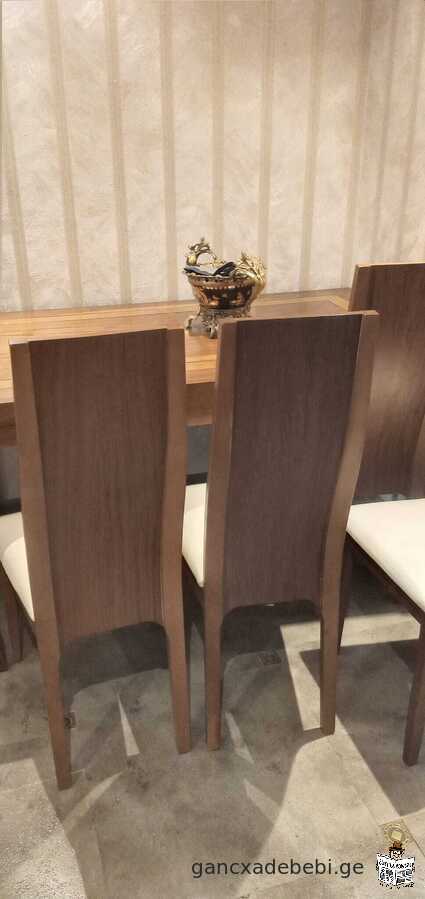 იყიდება კაკლის ხისგან დამზადებული გასაშლელი მაგიდა 4 სკამით, ტელ 579002133