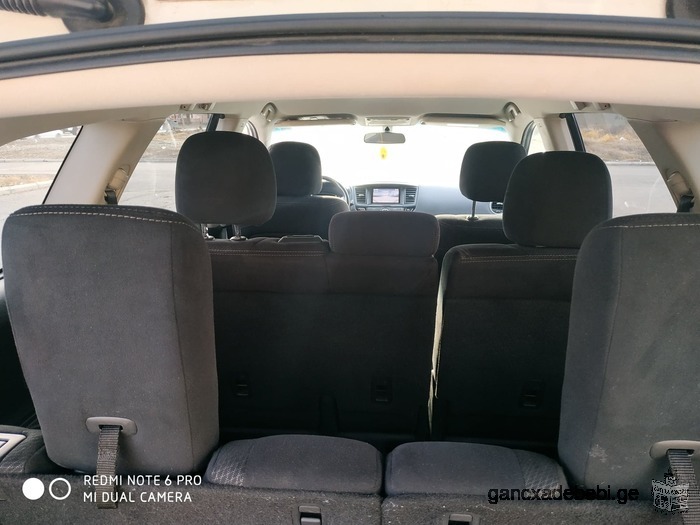 qiravdeba avtomobili Nissan Patfinder 4X4 (7 seating place)