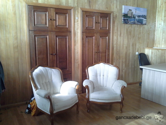 В центре Батуми на ул. Кутаиси сдается помещение под офис с евроремонтом и мебелью