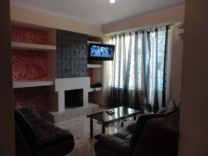 В центре Тбилиси посуточно сдается 2 комнатная квартира