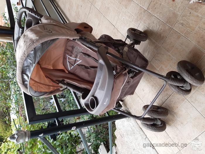 Детская коляска и сиденье для машины