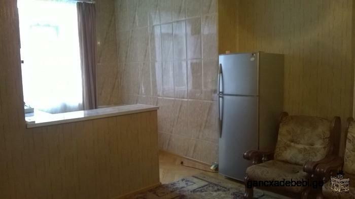 Здается однокомнатный изолированный особняк в частном доме с евроремонтом цена 350 лари