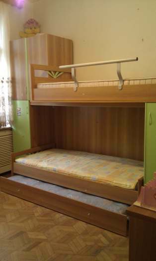 Итальянская 2 уровневая детская комната для троих детей.
