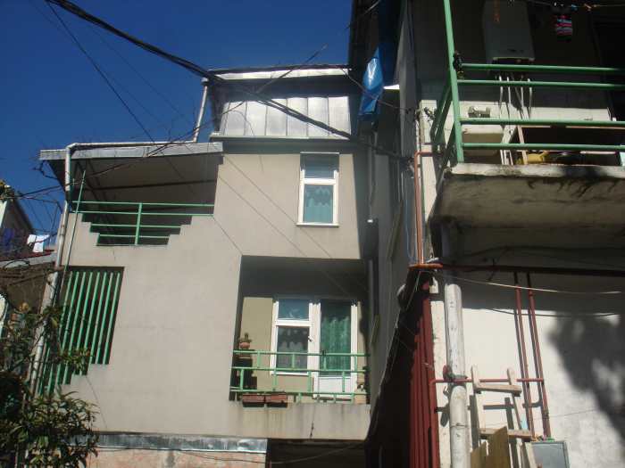 Продается 2-этажный дом в центре города