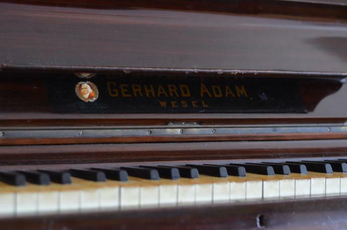 Продам антикварное немецкое пианино (Gerhard Adam - Wesel - 1828) в хорошем состоянии