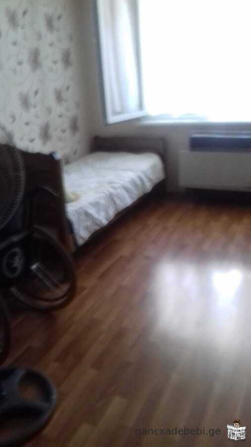 Сдается одна комната в квартире с хозяикой культурной студентке в Дигомском массиве .