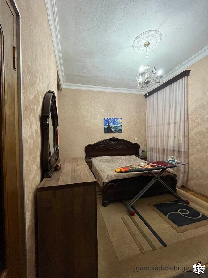 Сдается уютная 4-х комнатная квартира в центре Чакви