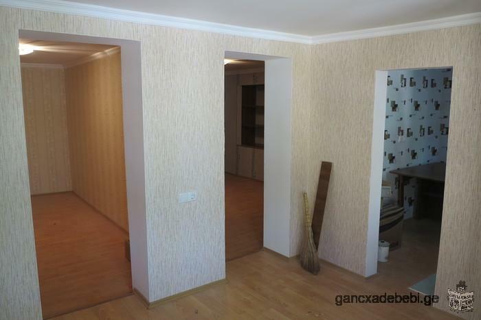 Сдам 2 комнатную квартиру с новым ремонтом на длительный срок. Тбилиси, Гогебашвили. 350$