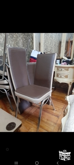 Стол и стулья на продажу