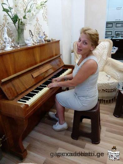 Учитель музыки русскоязычный