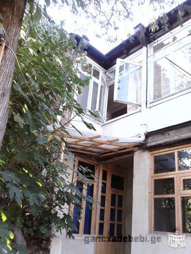 продается 2-х этажный дом,район старый Тбилиси,сололаки