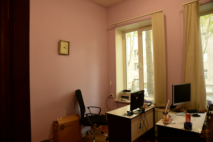 For sale office on prestigious place Vake, irakli abashidze street N 58, area 100 square metre