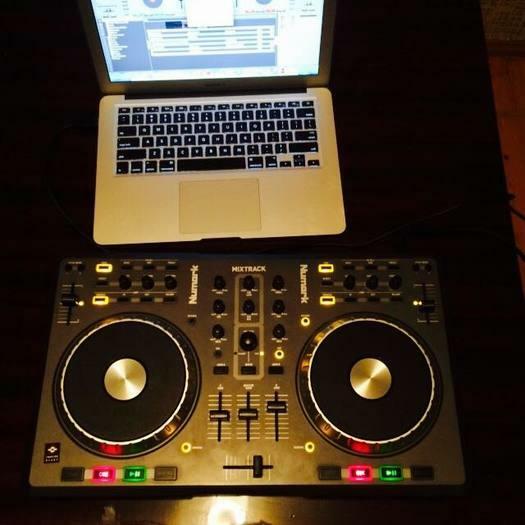 Numark Mixtrack Audio / DJ Software Controller Продаю